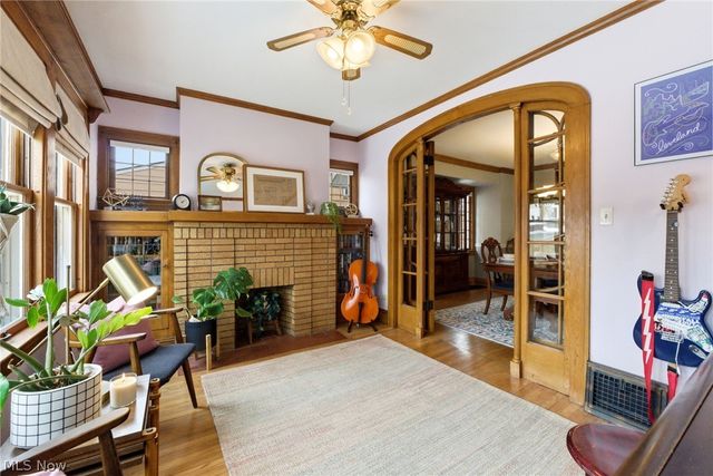 2080 Mars Avenue, Lakewood, OH 44107