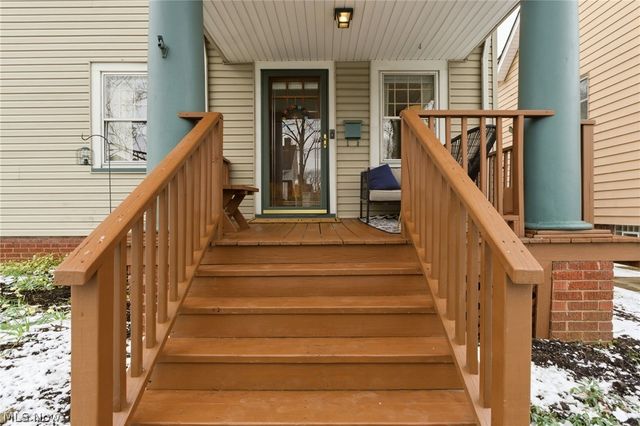 2080 Mars Avenue, Lakewood, OH 44107