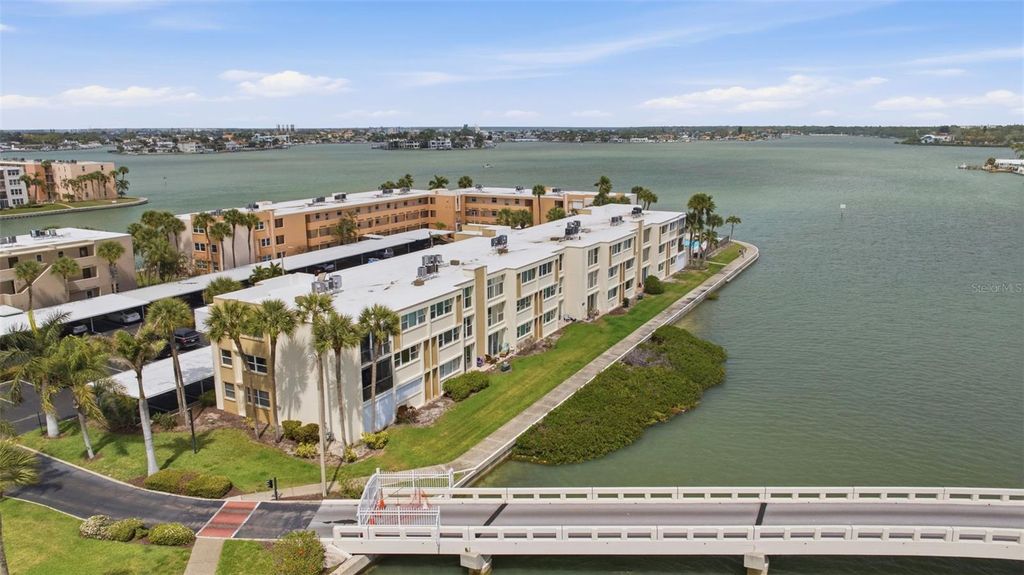 7465 BAY ISLAND DRIVE S 112, South Pasadena, FL 33707