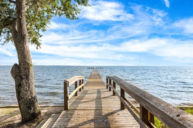 629 Meadow Lake Drive, Freeport, FL 32439