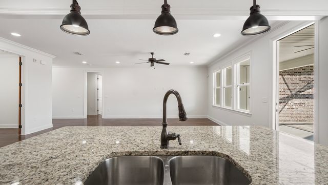 629 Meadow Lake Drive, Freeport, FL 32439