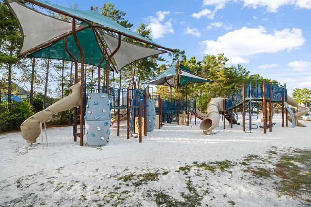 629 Meadow Lake Drive, Freeport, FL 32439