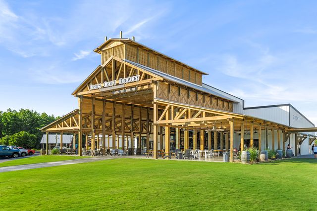 629 Meadow Lake Drive, Freeport, FL 32439