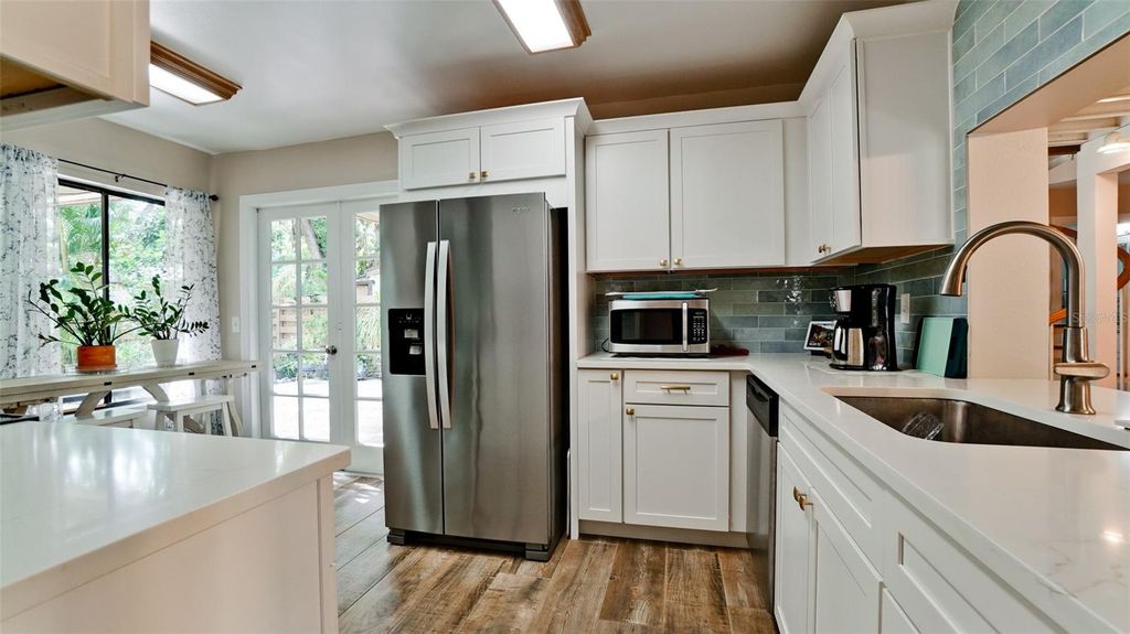 Image 12 of property listing at 2407 QUAIL COURT, Bradenton, FL 34209