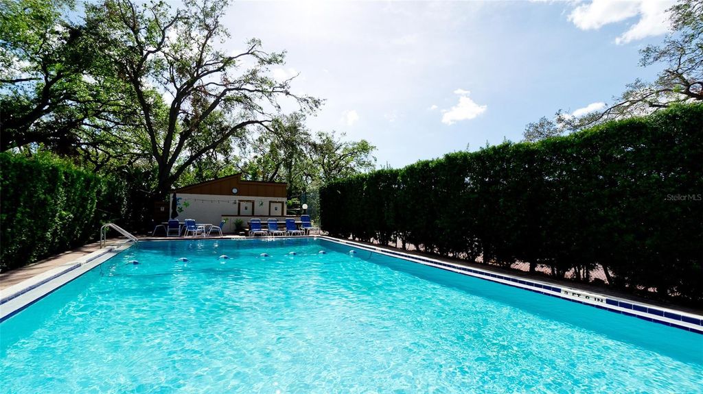 Image 14 of property listing at 2407 QUAIL COURT, Bradenton, FL 34209