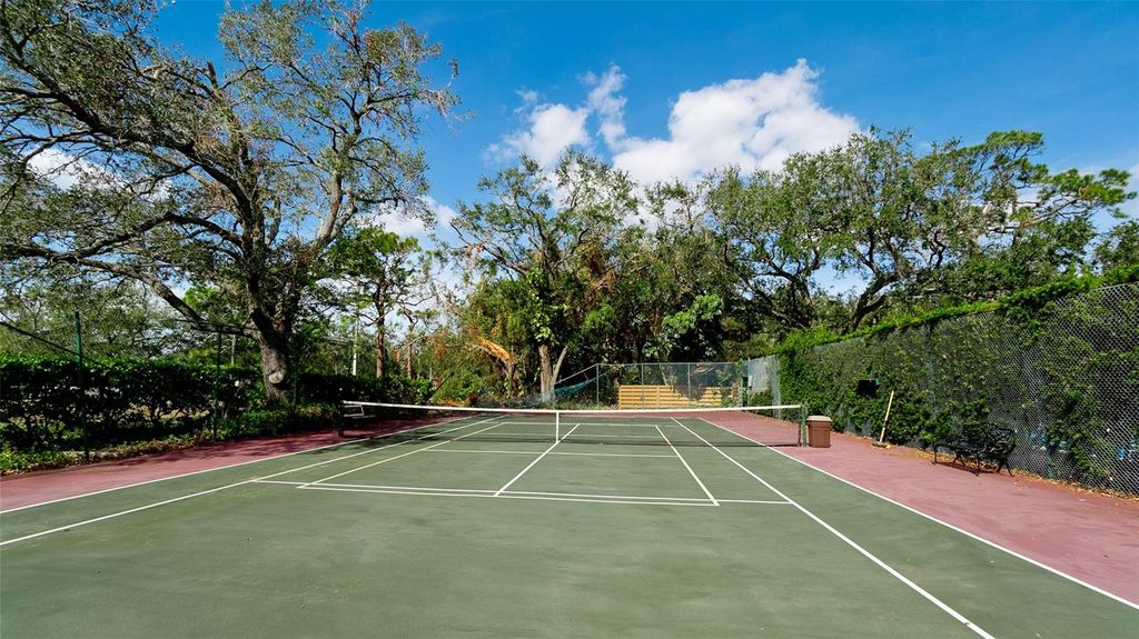 Image 17 of property listing at 2407 QUAIL COURT, Bradenton, FL 34209
