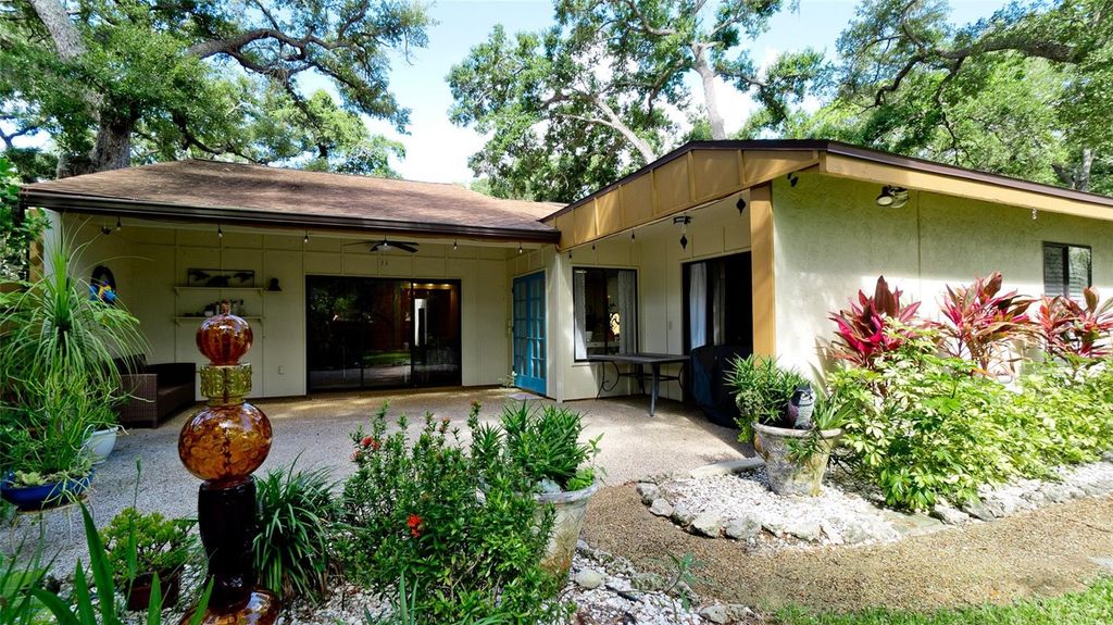 Image 22 of property listing at 2407 QUAIL COURT, Bradenton, FL 34209