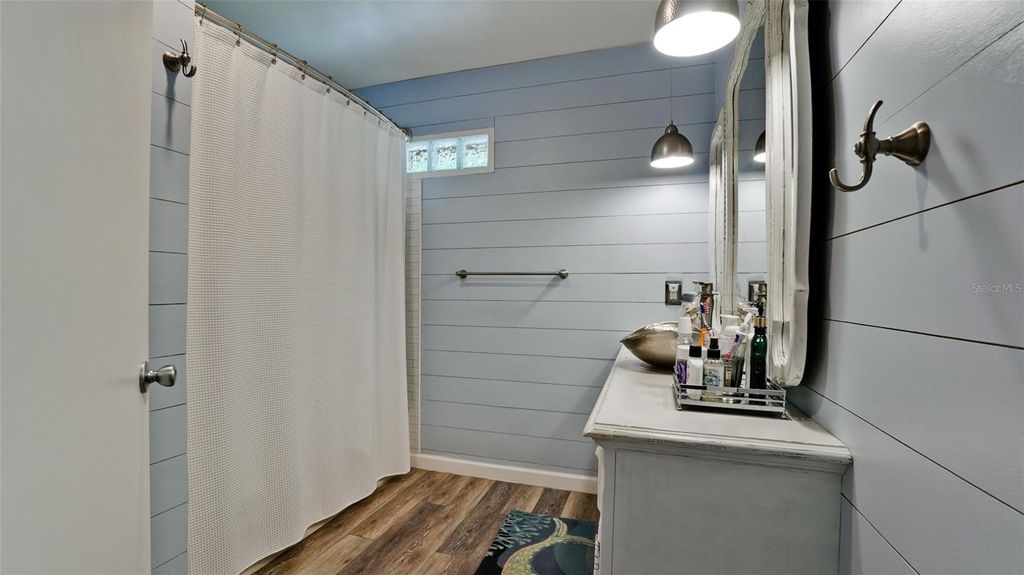Image 29 of property listing at 2407 QUAIL COURT, Bradenton, FL 34209