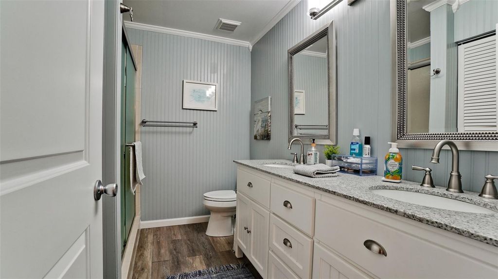 Image 33 of property listing at 2407 QUAIL COURT, Bradenton, FL 34209
