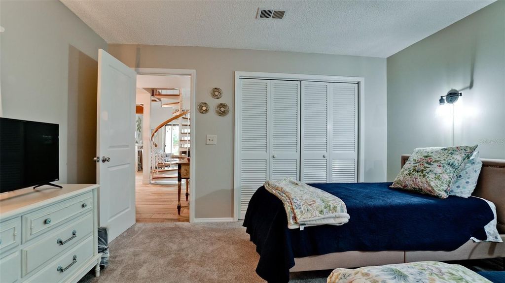 Image 35 of property listing at 2407 QUAIL COURT, Bradenton, FL 34209