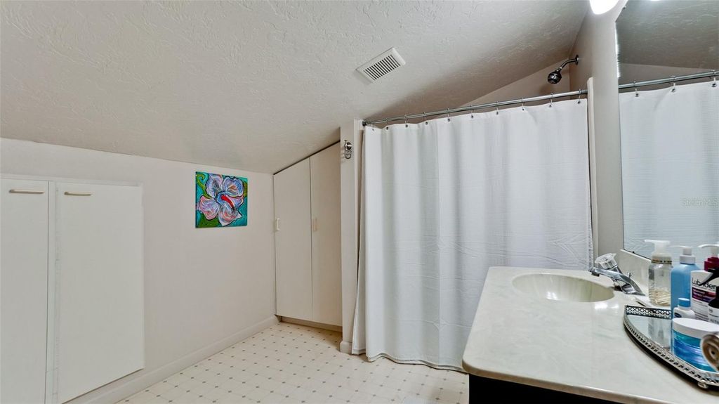 Image 42 of property listing at 2407 QUAIL COURT, Bradenton, FL 34209