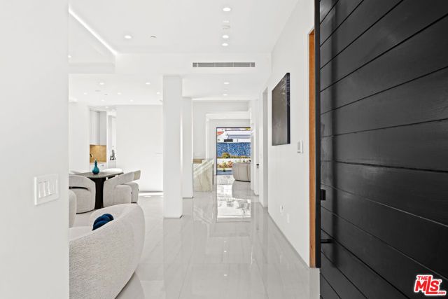 213 N Palm Drive, Beverly Hills, CA 90210