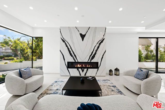 213 N Palm Drive, Beverly Hills, CA 90210