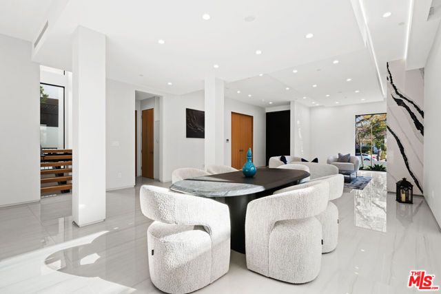 213 N Palm Drive, Beverly Hills, CA 90210