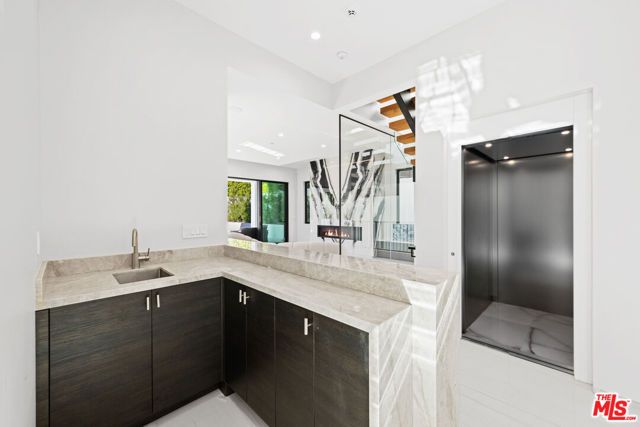 213 N Palm Drive, Beverly Hills, CA 90210