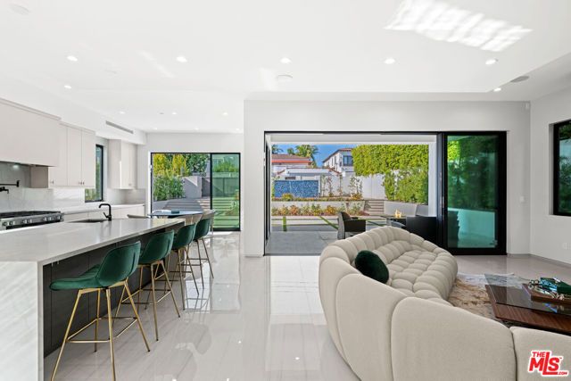 213 N Palm Drive, Beverly Hills, CA 90210