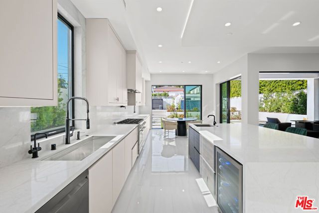 213 N Palm Drive, Beverly Hills, CA 90210