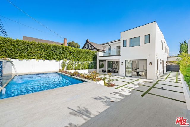 213 N Palm Drive, Beverly Hills, CA 90210