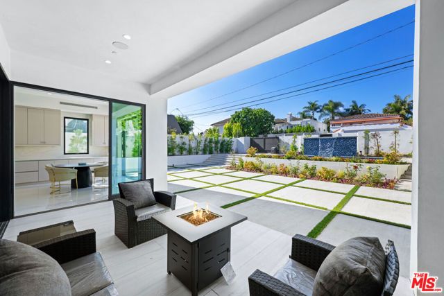 213 N Palm Drive, Beverly Hills, CA 90210