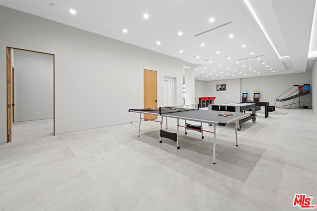 213 N Palm Drive, Beverly Hills, CA 90210