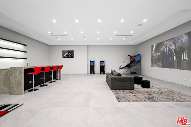 213 N Palm Drive, Beverly Hills, CA 90210