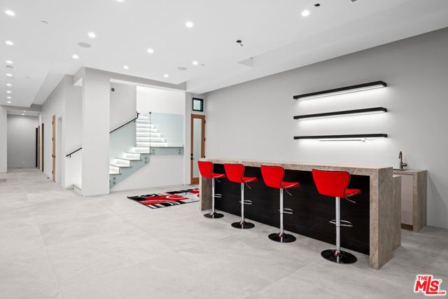 213 N Palm Drive, Beverly Hills, CA 90210