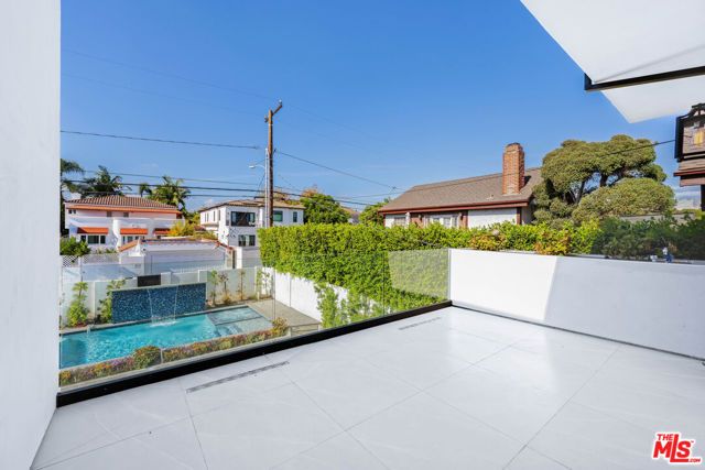 213 N Palm Drive, Beverly Hills, CA 90210