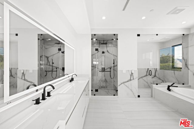 213 N Palm Drive, Beverly Hills, CA 90210