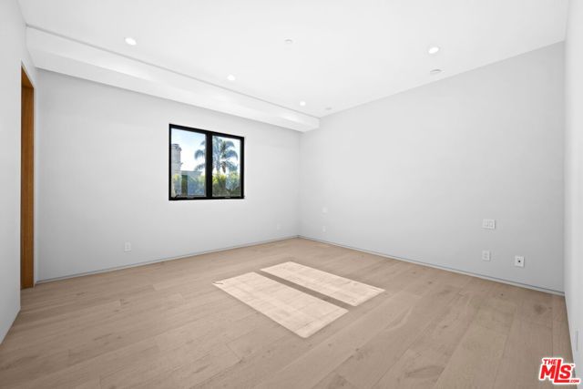 213 N Palm Drive, Beverly Hills, CA 90210