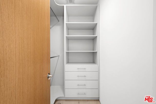 213 N Palm Drive, Beverly Hills, CA 90210