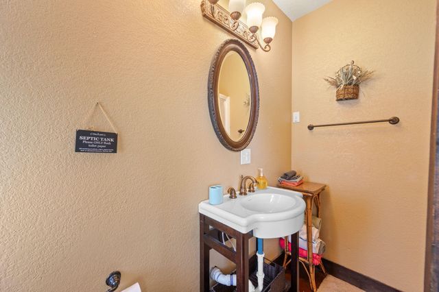 28525 Paradise Manor DR, Marble Falls, TX 78654