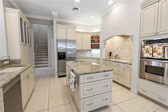 2038 Ocean Ridge Circle, Vero Beach, FL 32963