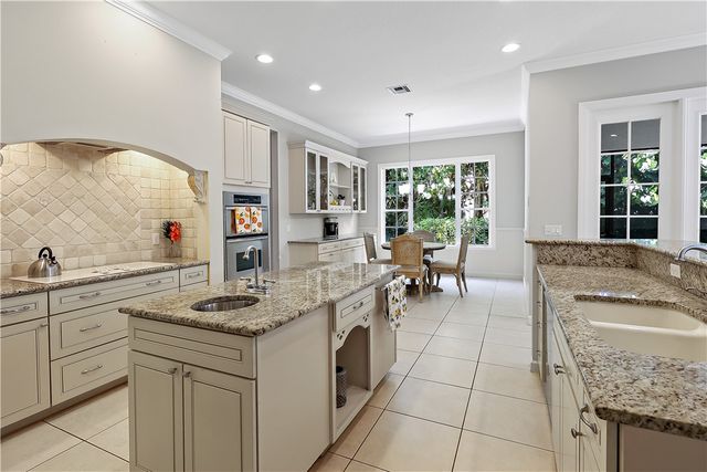 2038 Ocean Ridge Circle, Vero Beach, FL 32963