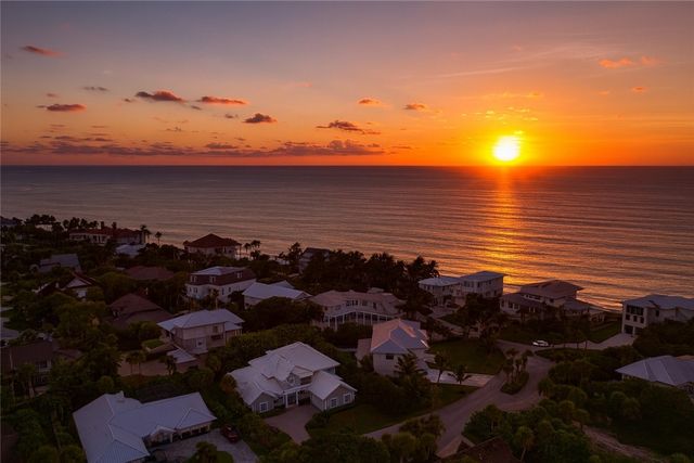 2038 Ocean Ridge Circle, Vero Beach, FL 32963