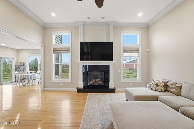 14677 Lake Meadows Drive, Perrysburg, OH 43551