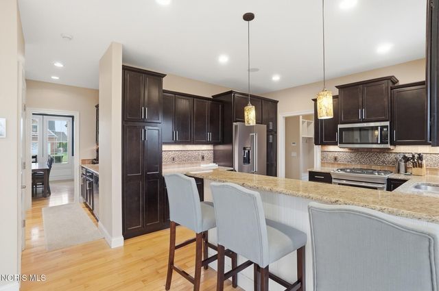 14677 Lake Meadows Drive, Perrysburg, OH 43551