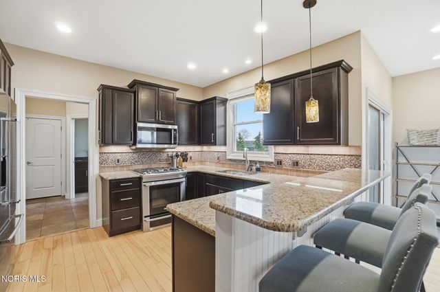 14677 Lake Meadows Drive, Perrysburg, OH 43551