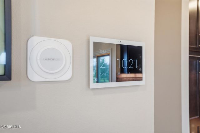 14677 Lake Meadows Drive, Perrysburg, OH 43551