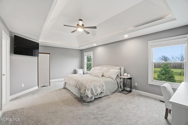 14677 Lake Meadows Drive, Perrysburg, OH 43551