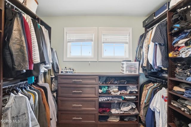 14677 Lake Meadows Drive, Perrysburg, OH 43551