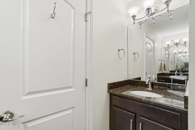 14677 Lake Meadows Drive, Perrysburg, OH 43551