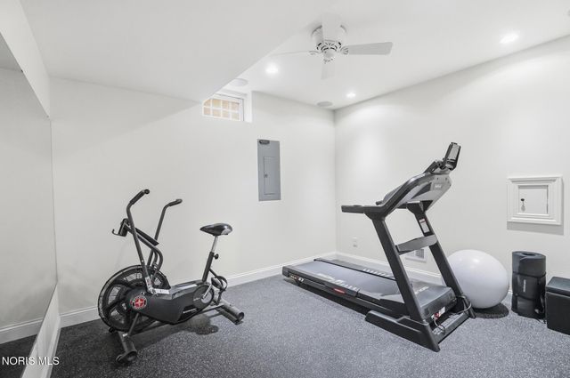 14677 Lake Meadows Drive, Perrysburg, OH 43551