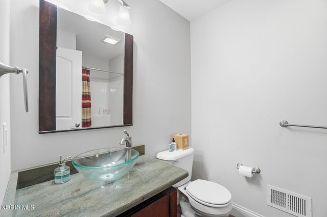 14677 Lake Meadows Drive, Perrysburg, OH 43551