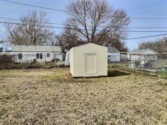 157 S Turkle Ave, Haysville, KS 67060