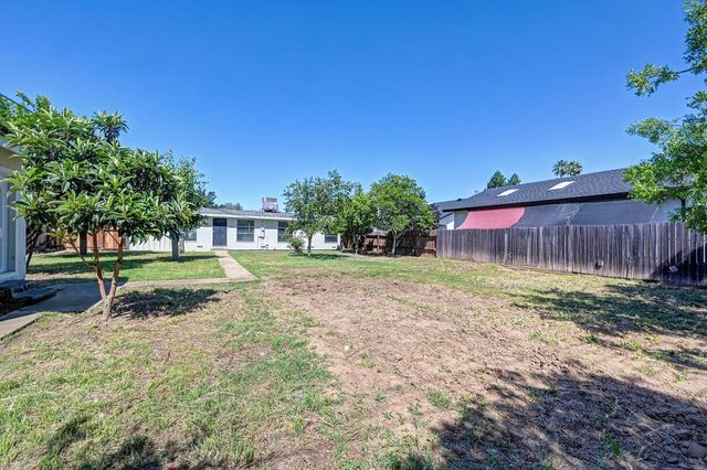 2012 Belcot Rd, Sacramento, CA 95825