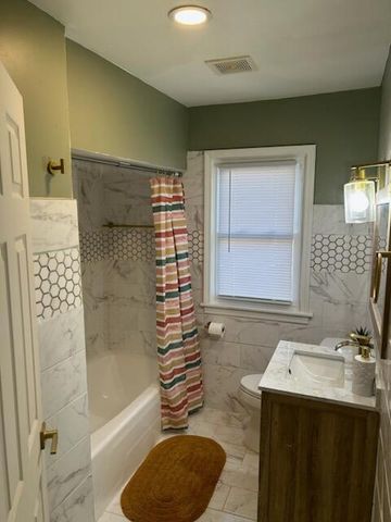 6234 N 105th STREET, Milwaukee, WI 53225