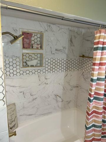 6234 N 105th STREET, Milwaukee, WI 53225