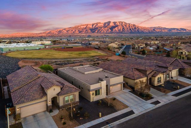 4337 Mountain Trail Loop NE, Rio Rancho, NM 87144