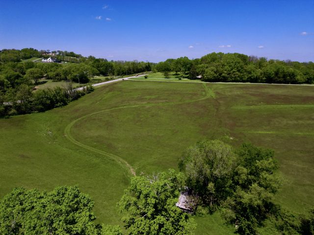 9591 Clovercroft Rd, Franklin, TN 37067