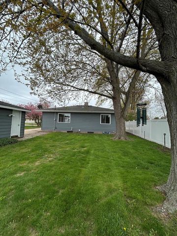 8631 15th AVENUE, Kenosha, WI 53143